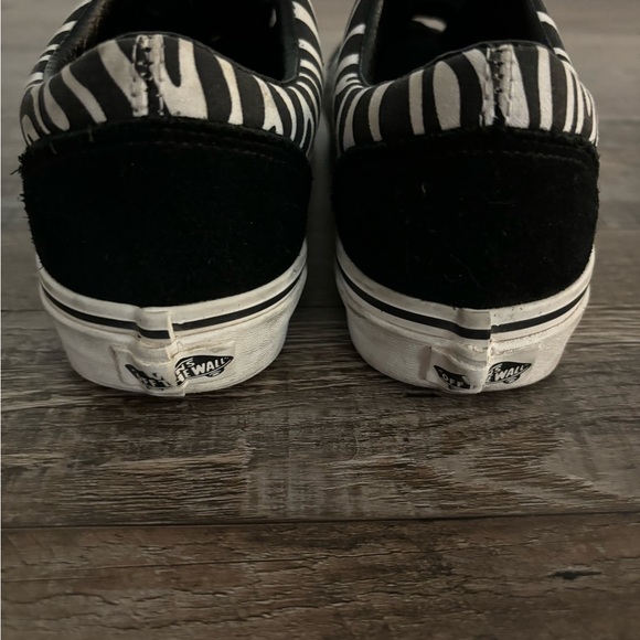 Women’s triple velcro zebra VANS - Picture 2 of 5